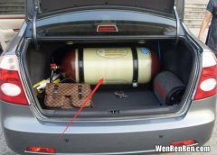 煤气罐能放在后备箱么,小轿车后备箱能的煤气罐吗？