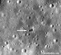 神秘物体在月球撞出两个大坑,神秘飞行物把月球撞出两个坑