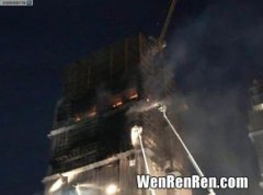 在建大楼发生严重火灾该如何正确处理,作为一名消防员在一栋建筑楼发生火灾你该如何救火？