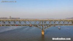 中国第一座自行设计和建造的长江大桥是,中国第一座长江大桥是南京长江大桥还是武汉长江大