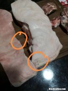 新买的猪肉为什么有臭猪粪味,为什么买的猪肉有股臭味，不知道原因？