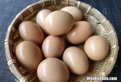 卧鸡蛋怎么才能不飞,怎么样才能把卧鸡蛋卧的好吃呢？