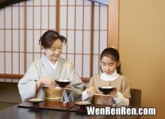 日本人用筷子吃饭吗,在古时候日本人也是 用筷子吃饭吗？
