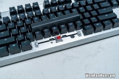 键盘可以用水洗吗,电脑键盘的按键可不可以用水洗